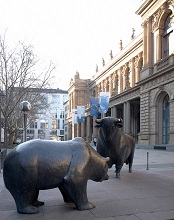 Bull and bear in front of FWB