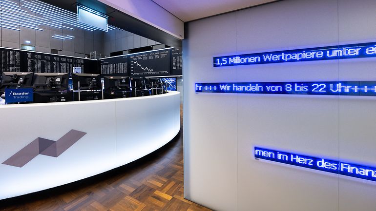 Handelsschranke mit Ticker